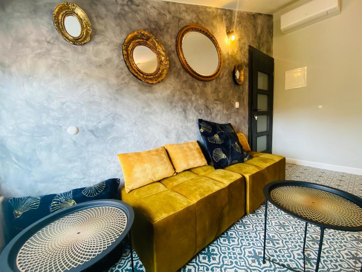 Boutique Rooms Mare Fabulas Ровин Екстериор снимка