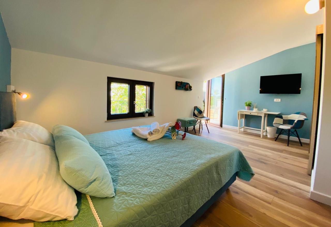 Boutique Rooms Mare Fabulas Ровин Екстериор снимка